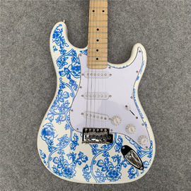 China. Guitarra eléctrica de porcelana azul y blanca de alta calidad Guitarra blanca regalo de cumpleaños envío gratuito proveedor