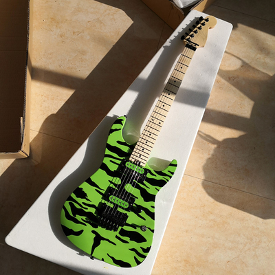 China. Guitarra eléctrica de pintura a mano personalizada con tipos de patrones y colores opcional proveedor