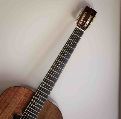 AAA Toda la madera maciza de caoba hecha a mano Guitarra acústica OM personalizada proveedor