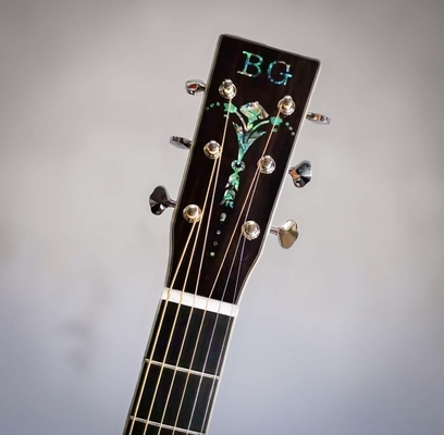 Guitarra hecha a mano con cola de paloma Guitarra acústica sólida KOA proveedor