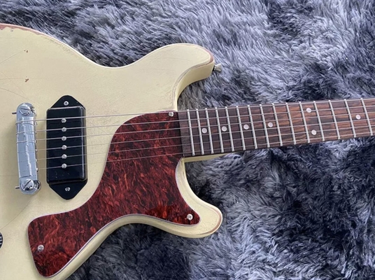 Guitarra eléctrica personalizada GB Junior Color Blanco de leche 1 P90 Pickup hecha a mano pesada reliquia de caoba Cuerpo y cuello proveedor