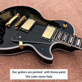 Grabación de guitarra video de aprecio mahogany negro ip guitarra eléctrica de costumbre hardware de oro proveedor