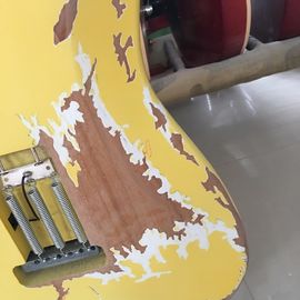 Guitarra eléctrica clásica, de mano. proveedor