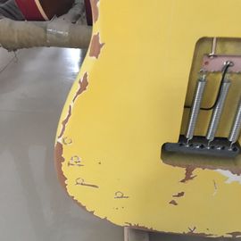 Guitarra eléctrica clásica, de mano. proveedor