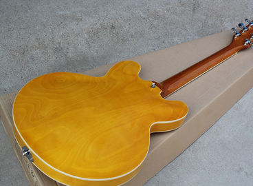 Guitarra eléctrica de cuerpo semi hueco amarillo personalizado con chapa de arce de fuego, tablero de fretwood de madera de rosa proveedor