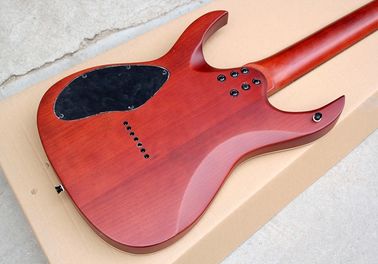 Guitarra eléctrica Alder de 7 cuerdas marrón personalizada con carilla de burl, 24 trastes, 2 pastillas abiertas, unión blanca proveedor