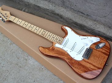 Guitarra eléctrica de madera natural Mahagany cuerpo con SSS Pickup, White Pickguard, Maple Fingerboard proveedor