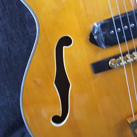 L5 Guitarras eléctricas de jazz iguales a las fotos Guitarras huecas de arce Productos para el cuidado de la piel proveedor