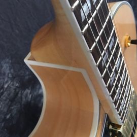 Guitarra eléctrica de jazz de cuerpo hueco proveedor