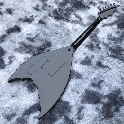 Bat negro personalizado con 6 cuerdas tremolo puente guitarra eléctrica cuerpo de caoba hardware negro proveedor
