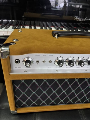 2024 HOT!!! Dumble #002 Versión Clone SSS20-Coro de Acero Cantante SSS Tubo Amp Head 20Watt en Suede Marrón con Botones Originales proveedor