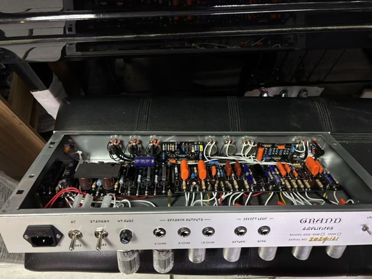 2024 HOT!!! Dumble #002 Versión Clone SSS20-Coro de Acero Cantante SSS Tubo Amp Head 20Watt en Suede Marrón con Botones Originales proveedor