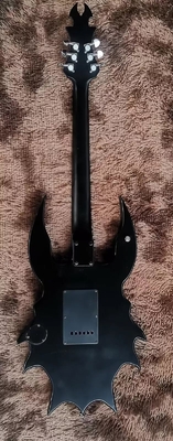 Guitarra eléctrica hecha a mano pintura colorida cabeza de cráneo de vaca cofetera proveedor