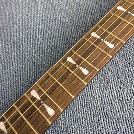 Guitarra eléctrica personalizada de alta calidad estilo V, tablero de madera de rosa, color blanco y negro, hardware de cromo proveedor
