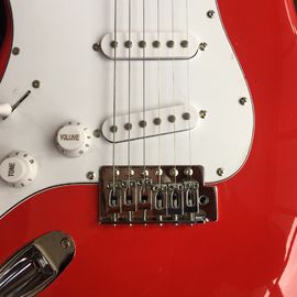 Guitarra eléctrica de metal rojo de espalda ST, se puede modificar de acuerdo con los requisitos de personalización proveedor