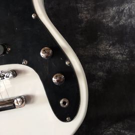 Guitarra de arce Fingerboard Vintage blanco Yngwie Malmsteen Guitarra eléctrica con cabeza grande ST proveedor