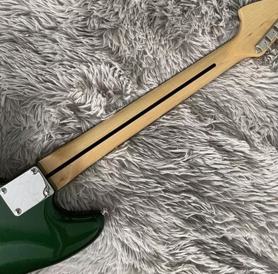 Guitarra eléctrica de estilo Fender Mustang de diseño personalizado Metal Verde S-S Pickups Hardware de cromo proveedor