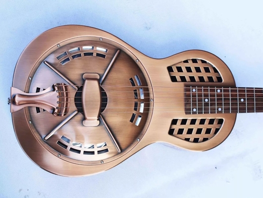 Guitarra de resonancia de salón eléctrica de latón dorado proveedor