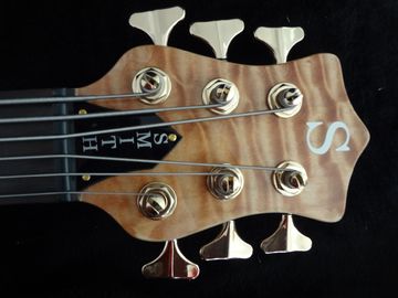 Bajo de 6 cuerdas Smith bajo personalizado Golden Hardwares Wilkinson brodges original Activa pickup 5 capas cerrojo en el cuello proveedor