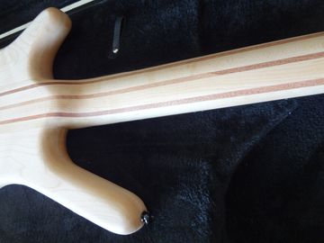 4 cuerdas de bajo de la guitarra de madera de nuez con cuerpo de ceniza Puentes originales Cuello a través del cuerpo incrustación de puntos MOP en fretboar de madera de rosa proveedor
