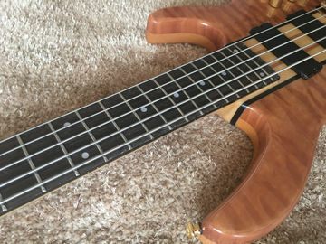 Guitarra de bajo personalizada Ken Smith bajo 5 cuerdas Cuello a través del cuerpo Hardwares dorados Wilkson puentes original Dot incrustación y acto proveedor