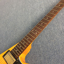 Guitarra eléctrica personalizada de alta calidad estilo V, tablero de madera de rosa, hardware de cromo proveedor