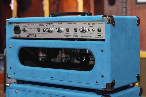 Crónica personalizada clon 2025 Overdrive Reverb 50 Watt Tubo con cable de mano Cabeza de camiseta Azul Tubos JJ 50W proveedor