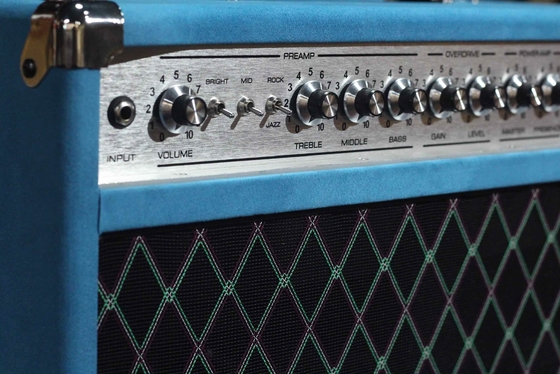 Crónica personalizada clon 2025 Overdrive Reverb 50 Watt Tubo con cable de mano Cabeza de camiseta Azul Tubos JJ 50W proveedor