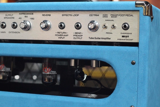 Crónica personalizada clon 2025 Overdrive Reverb 50 Watt Tubo con cable de mano Cabeza de camiseta Azul Tubos JJ 50W proveedor