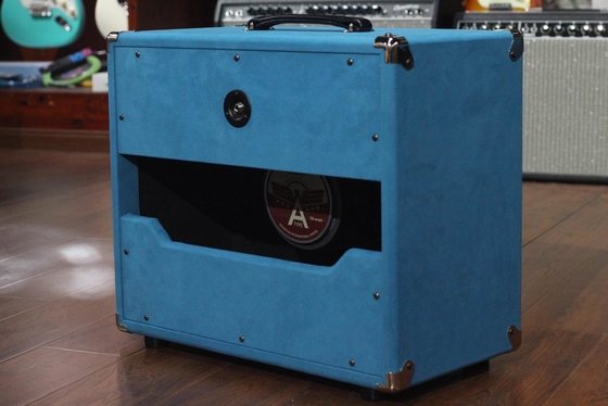 Crónica personalizada clon 2025 Overdrive Reverb 50 Watt Tubo con cable de mano Cabeza de camiseta Azul Tubos JJ 50W proveedor