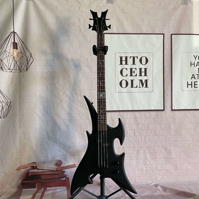 Forma especial personalizada 4 cuerdas Bajo eléctrico Guitarra de Bajo Cuerpo de madera con acabado mate proveedor