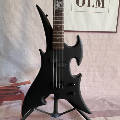 Forma especial personalizada 4 cuerdas Bajo eléctrico Guitarra de Bajo Cuerpo de madera con acabado mate proveedor