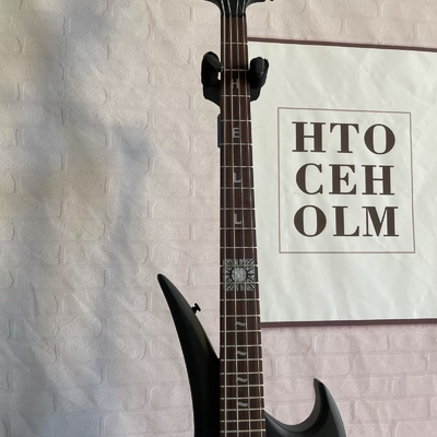 Forma especial personalizada 4 cuerdas Bajo eléctrico Guitarra de Bajo Cuerpo de madera con acabado mate proveedor