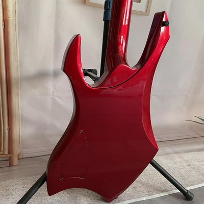 Personalizado Especial Forma irregular del cuerpo Transparente Rojo Bajo Eléctrico Guitarra 4 Cuerdas Bajo Cuerpo de madera proveedor