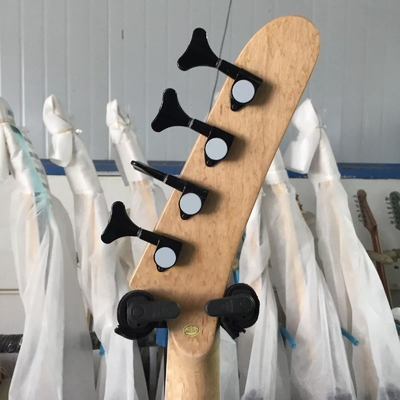 Fábrica George Lynch Cráneo Esqueleto 4 cuerdas Bajo eléctrico Guitarra Bajo cuerpo proveedor