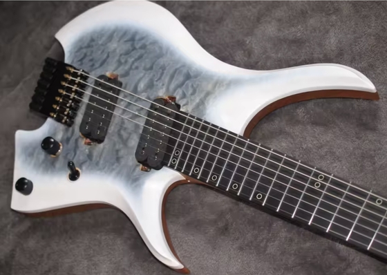 2025 Frets ventilados 7 cuerdas Guitarra eléctrica sin cabeza Color blanco con eye Poplar 5 capas Arce asado proveedor