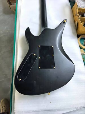Custom Schecter Style Synyster Gates Signature "Dark Night" Acabado mate Raya negra Guitarra eléctrica Herrajes dorados proveedor