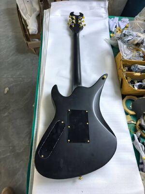 Custom Schecter Style Synyster Gates Signature "Dark Night" Acabado mate Raya negra Guitarra eléctrica Herrajes dorados proveedor
