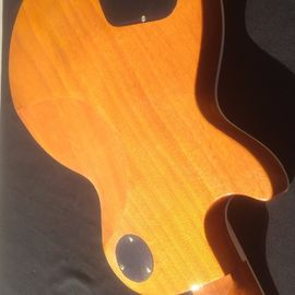 Guitarra eléctrica LP estándar con hardware de oro y incrustación de flores proveedor