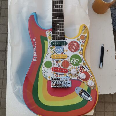 Tienda de GUITARRAS Fender personalizada George Harrison Rocky Masterbuilt P.Waller Guitarra eléctrica proveedor