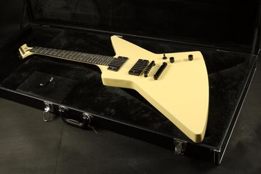 La mejor calidad ESPS Explorer Guitarra eléctrica Crema Color Fingerboard Inlay Negro Hardware EMG Pickups proveedor